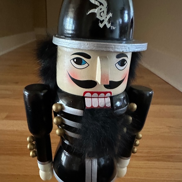 Chicago White Sox 2002 Rare First in Limited Series Nutcracker - Picture 4 of 16